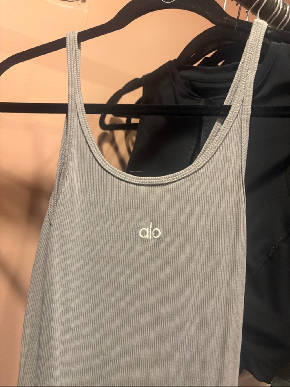 Alo Ribbed Prosper Tank - Picture 4 of 5